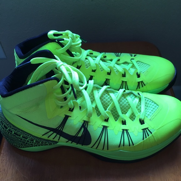 bright nike basketball shoes